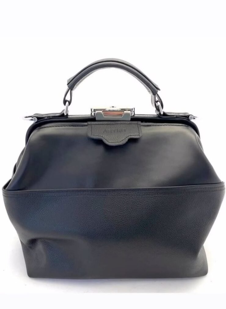 The Doctor bag in black leather